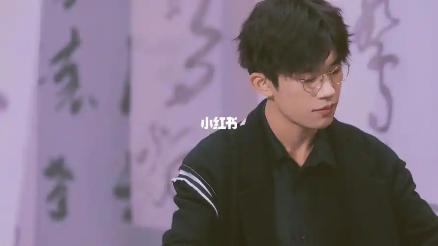 易烊千玺的电脑壁纸