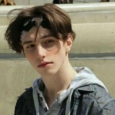 帅气欧美男唯美好看头像,高端超帅的外国唯美好看头像男