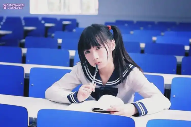 情迷校园清纯女生 校服妹教室大片