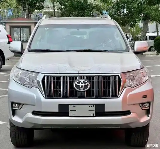 报价47万起售全国> 丰田家族中霸道2700是一款集合品牌经典元素的性价