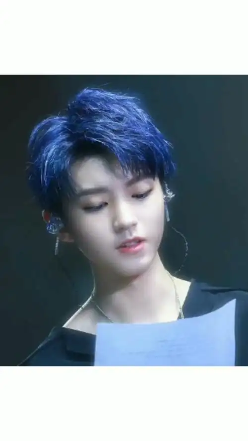 有种"魅力"叫染蓝发,杨洋治愈,王俊凯灵动,王一博让人沦陷