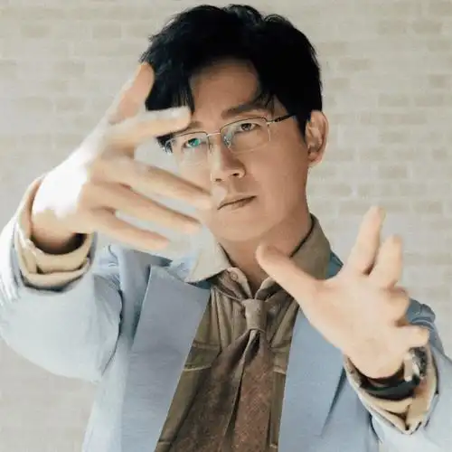 微信头像潘粤明