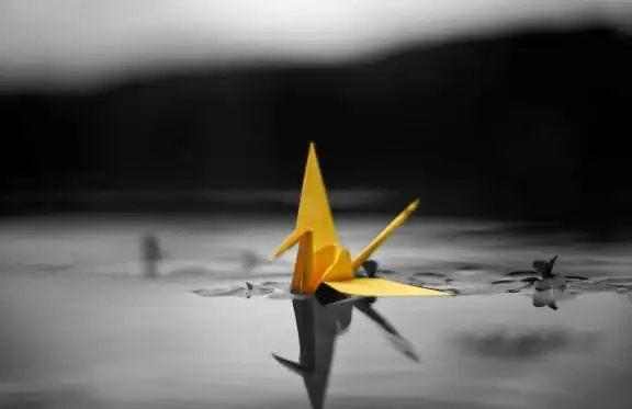 有没有唯美千纸鹤的图片,我要用来做手机屏保一定要好看,不要太大,别