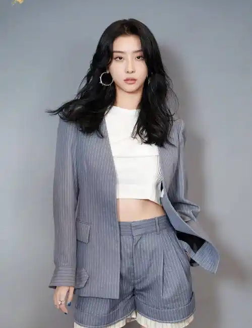 原创刘雨昕粉丝败好感官宣团综从服装明确成员定位修图师审美堪忧