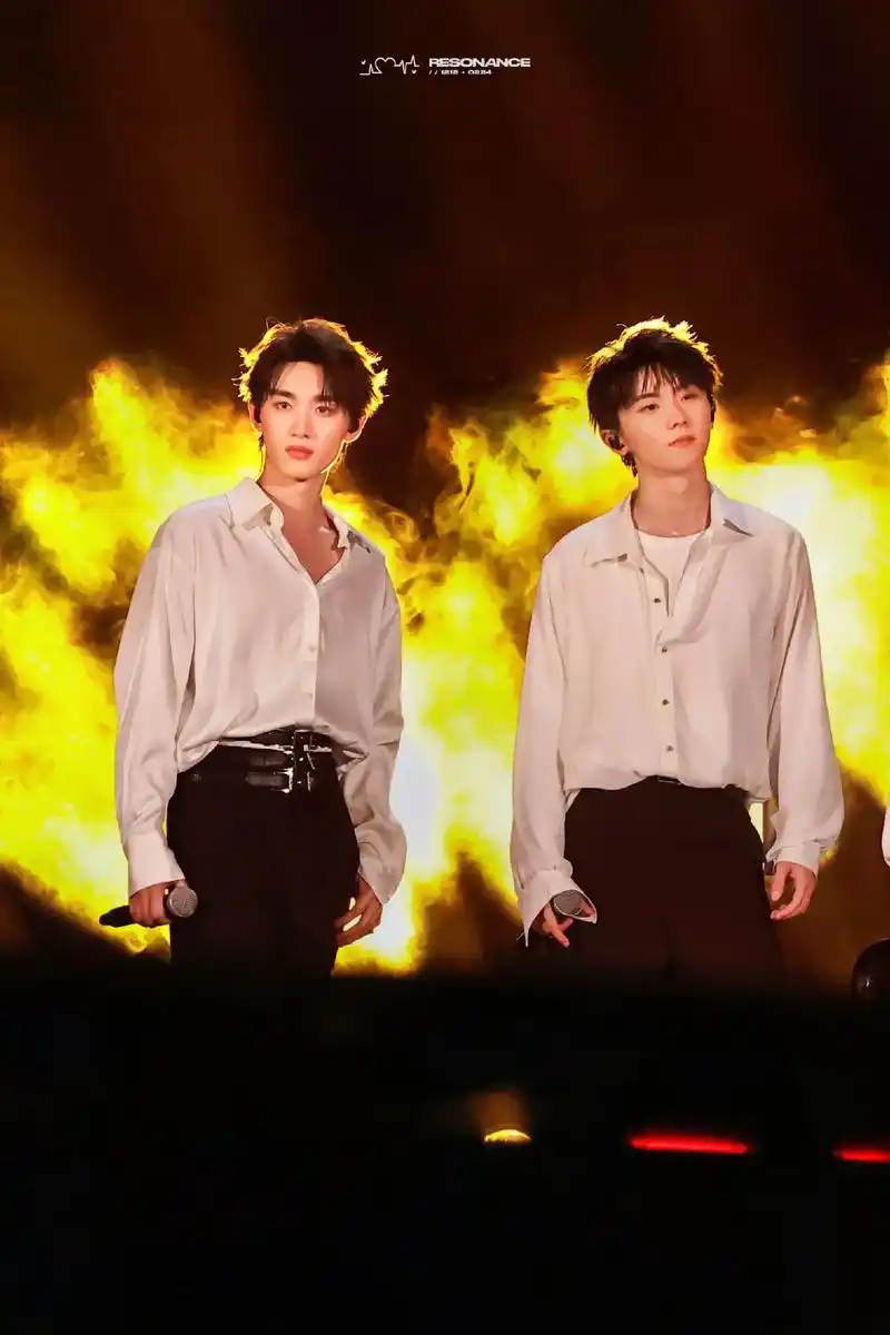 马嘉祺丁程鑫海口演唱会神图 - 抖音