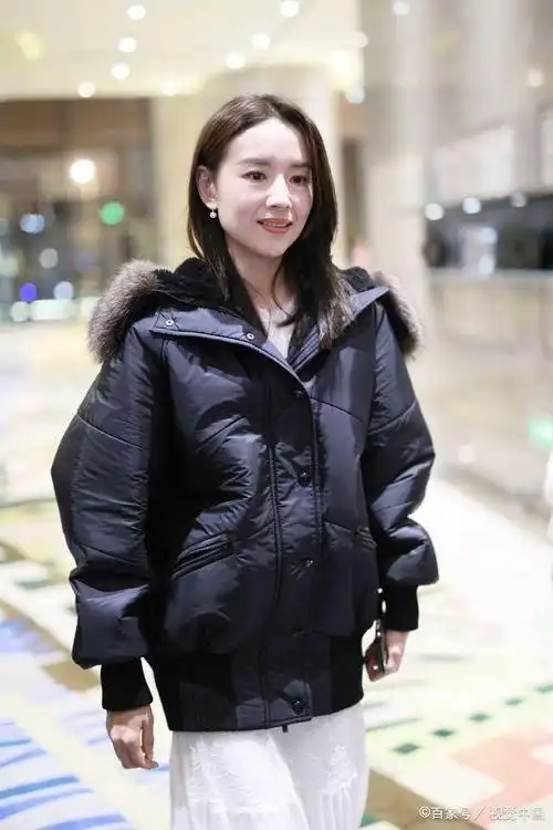 39岁董洁近照显疲态,皮肤松弛眼袋大,网友:美女易老!