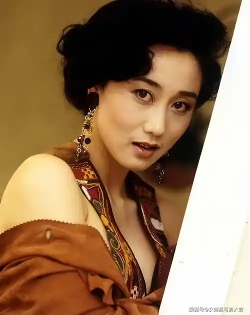 利智这逆天的身材,难怪把李连杰迷得神魂颠倒_品质_外表_成为了