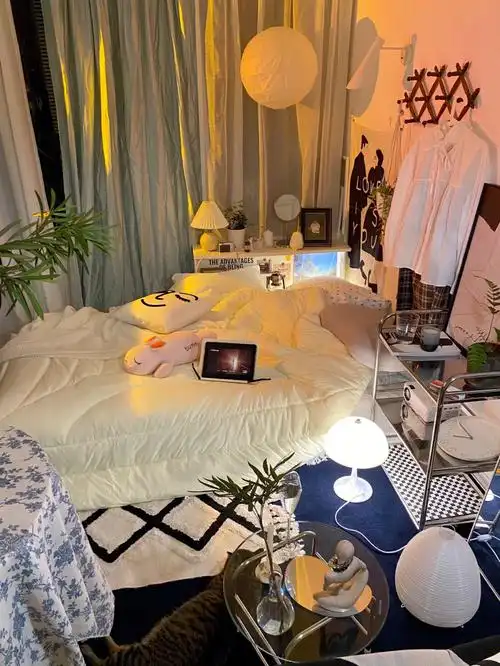 独居女孩氛围感卧室夜晚治愈小窝