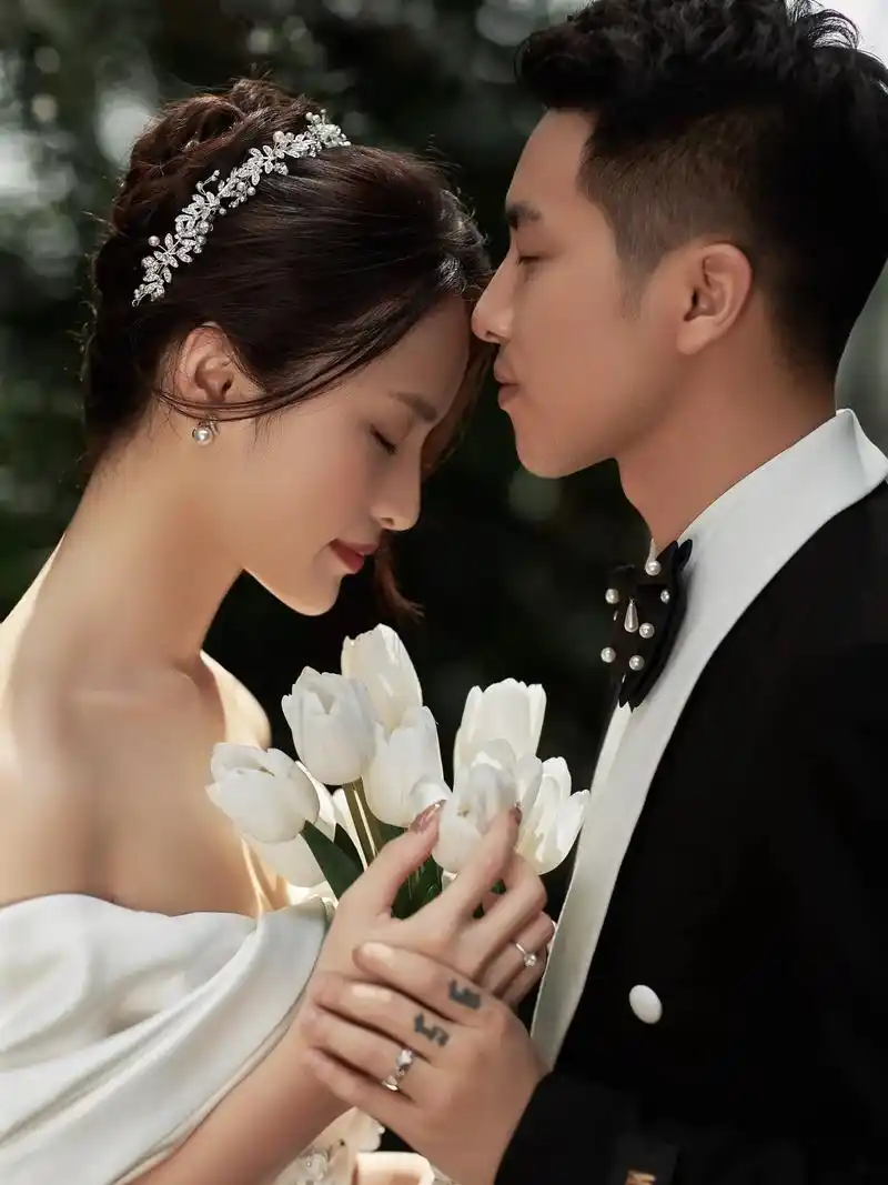 婚纱照客片 普通人拍到了满意森系婚纱照