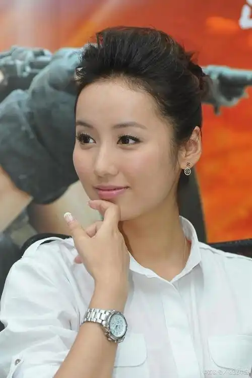 吕一——长相清新,性格恬静,温文尔雅,为人低调