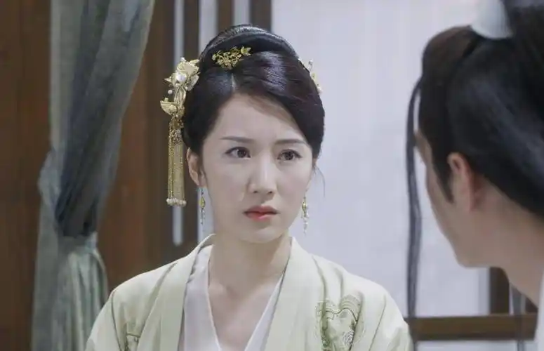 再来看《雪中悍刀行》中的大姐徐脂虎,没想到李念的古装扮相也是这么