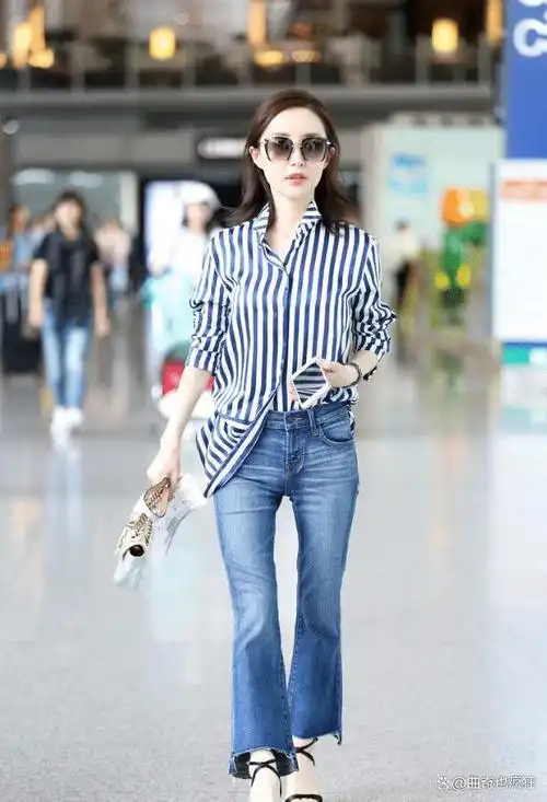 舒畅身材太优越,条纹衬衫和牛仔裤也穿出高级感,奔四的女人必学