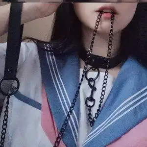 母狗项圈女pu皮革牵引绳项圈情侣玩具暗黑cos牵引链项圈颈带哥特