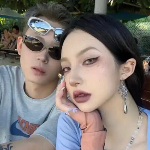 真人情侣头像超拽霸气,别羡慕别人的爱情自己幸福就好