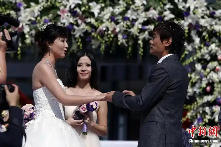 前国安球星高峰大婚黄健翔白岩松主持44