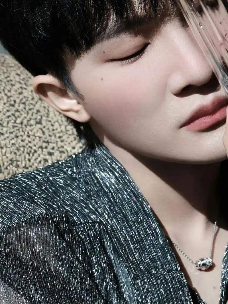 周深壁纸3️⃣6️⃣8️⃣有种微醺的感觉 #腾讯音乐娱乐