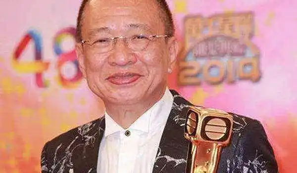 入行四十年金牌配角,老年得女,对女儿疼爱有加_剧中_妻子_香港