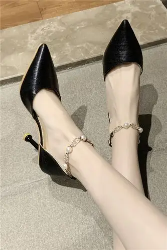 性感尖头单鞋女一字扣带女鞋夏中空猫跟法式婚鞋伴娘高跟鞋女细跟