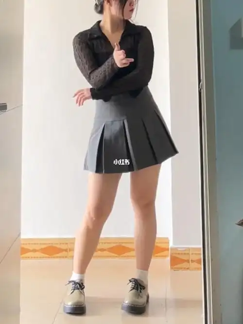 我感觉腿粗更适合穿短裙
