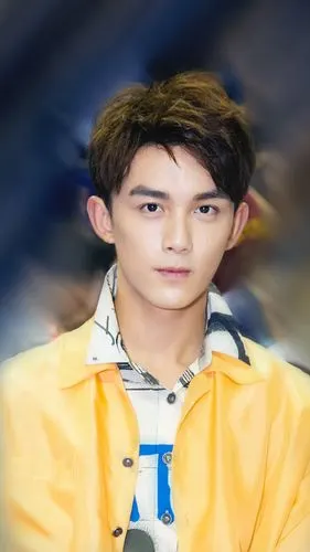 00后小鲜肉明星吴磊清新帅气有活力写真