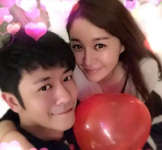 晒晒林申和杨雨辰的家,生怕宝宝在家摔倒,还在全屋地面铺上泡沫