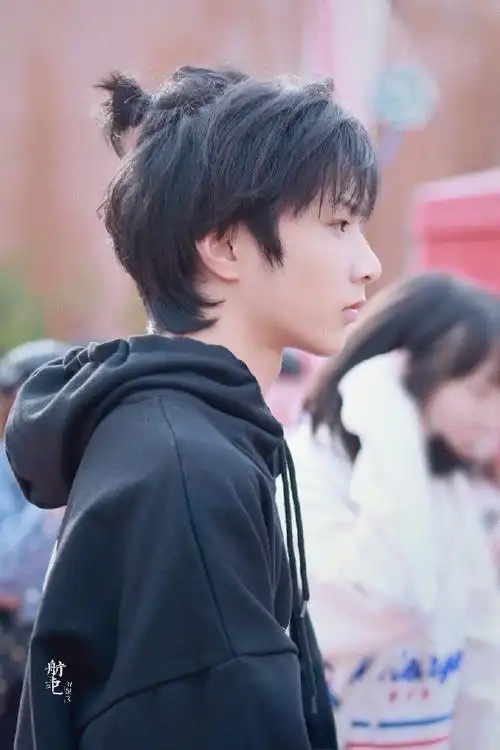 好可爱嘟小揪揪文 可是又很帅小老公@时代少年团-刘耀文#新生代演员刘