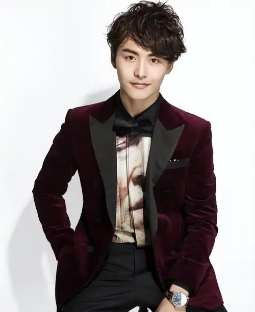 回顾马天宇目睹弟弟被抵债为赚钱错过爷爷葬礼成名背后有心酸