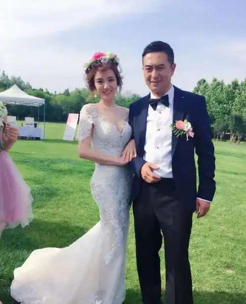 尽管王晓晨和张嘉益现在变成了家长群里的合作伙伴,但大家看到他们