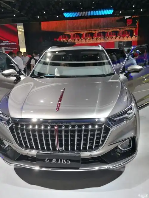 红旗hs5的个人看车体验