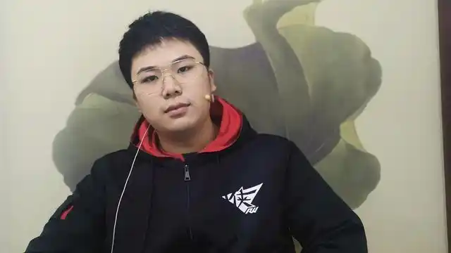 rw渡劫直呼起飞,dyg久诚试训2战2胜,队友阿信:不用一带四了