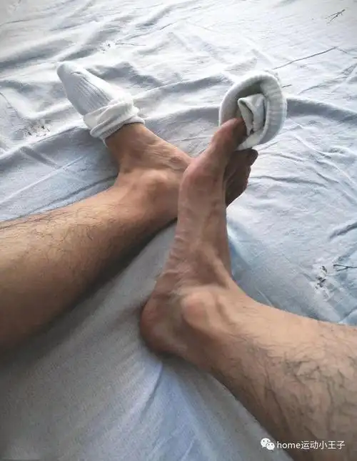 什么是真正的男人味烟味酒味臭脚丫子味才是真正的男人味