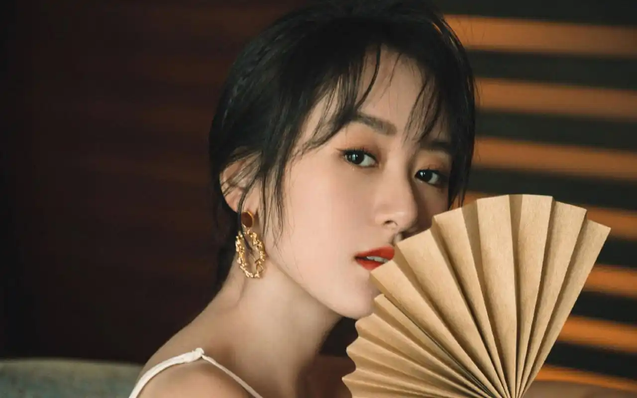 袁冰妍性感迷人写真桌面壁纸