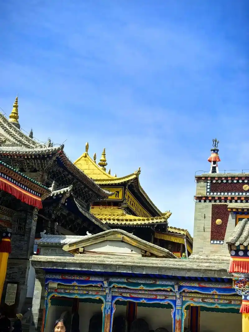 塔尔寺又名塔儿寺,地处青海省省会西宁市湟中区城区