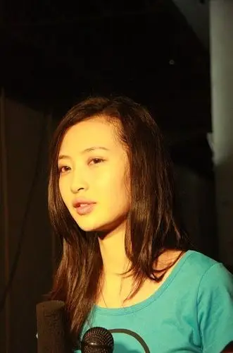 杨洋后台接受采访 杨洋演唱 搜狐娱乐讯 2011快乐女声全国总决赛第二