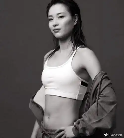 为国家赢得20多个金牌跳水女皇吴敏霞晒性感照岁月从不败美人