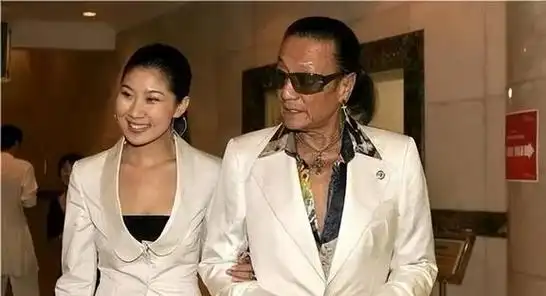 谢贤前女友coco12年青春换2千万分手费如今她怎样了