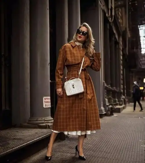 复古英伦风来袭,显白有气质不挑人,照着穿就对了