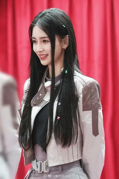 angelababy两宫格自拍来了呀,是新鲜的baby呀……|自拍|美女|状态