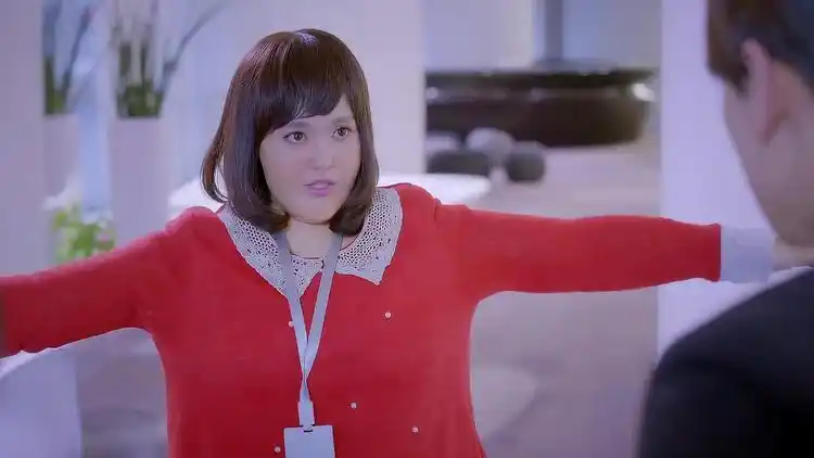 克拉恋人:胖子唐嫣鼓起勇气拦截男神,被女同事排挤