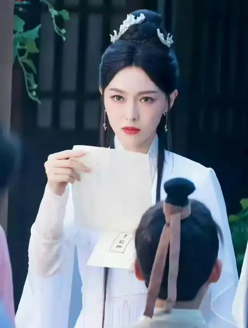 唐嫣是当今娱乐圈中最具有辨识度的女星之一,她凭借着《仙剑奇侠传三