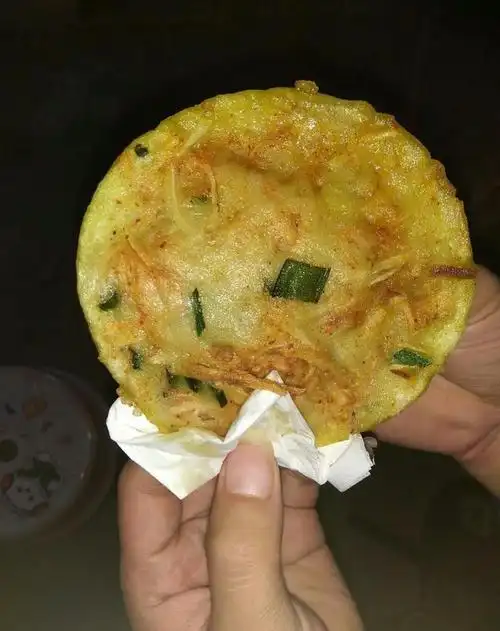 婆婆自制的湖南永州特色小吃——油炸萝卜丝粑粑