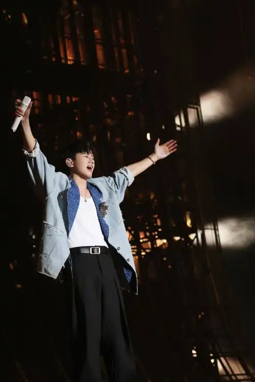 张杰未live巡回演唱会#@张杰未·live-「曜·北斗」巡回演唱会沈颜揪