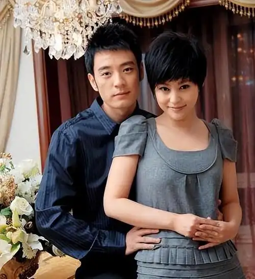 李光洁个人资料简介,娶过郝蕾,爱过王珞丹,没想到和小12岁的她修成