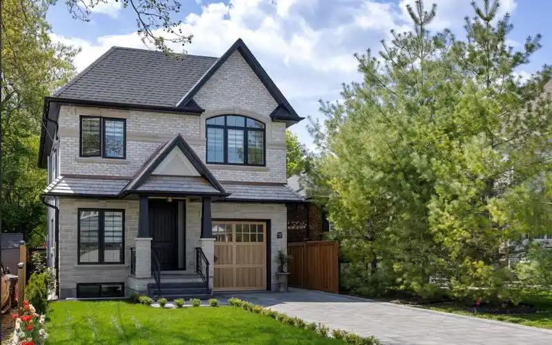 位于加拿大温哥华的一座温馨家庭住所|68 clissold road, toronto, on