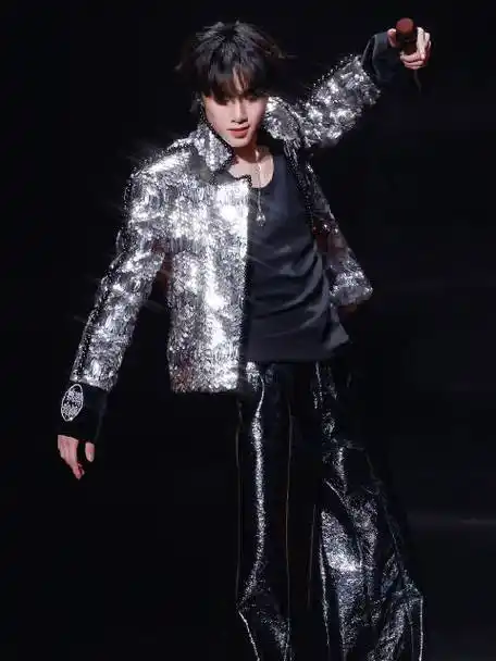 刘耀文 天才主舞##时代少年团首场团体舞台穿搭