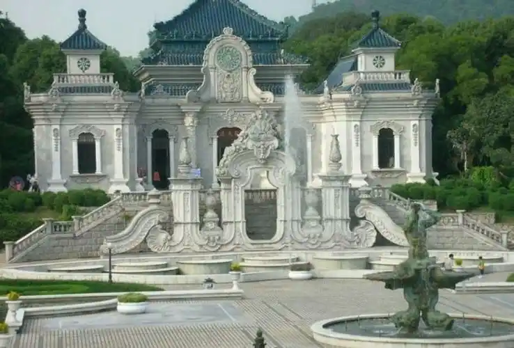 圆明园的昔日辉煌与如今的遗址