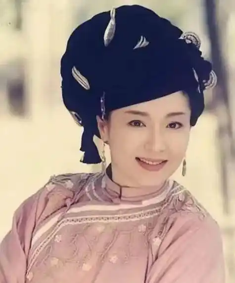 原创26岁恬妞嫁富商新婚当晚老公说我有2个老婆了你只能排第3