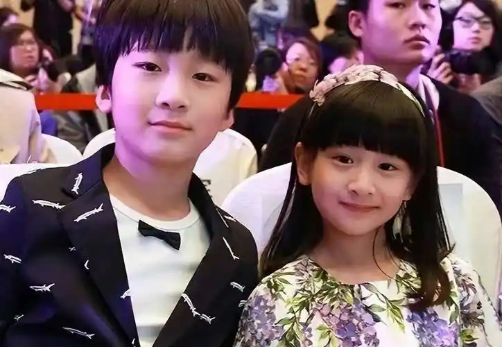 张亮儿子张天天疑似恋情曝光!佳偶天成呢?14岁恋爱早吗?