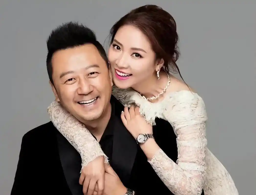 重庆美女李燃:嫁大17岁演员郭涛,婚后生两子,风光背后有辛酸