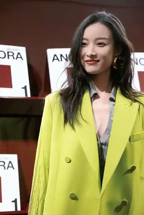 倪妮:馋吧,反正也得不到我!肤白貌美身材好,老谋子眼光够毒辣